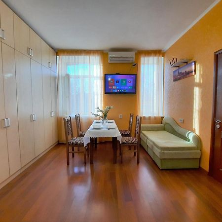 Двокімнатна Квартира В Центрі Біля Готелю Палаццо Мережа Alex Apartments Безконтакнте Заселення 24-7 Poltawa Exterior foto